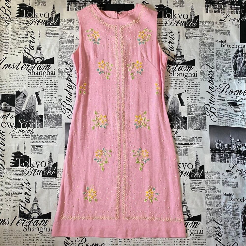 Joe Daniels Women's Pink glass beaded floral dress vintage 60s mod style mini
